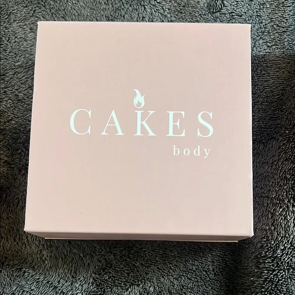 Cakes Body nipple covers- stick on bra. Small - Picture 1 of 4